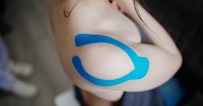 Obere Rückenschmerzen Übungen: Nacken und Schultern