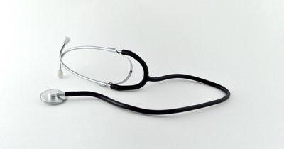 Blutdruck mit Stethoskop richtig messen